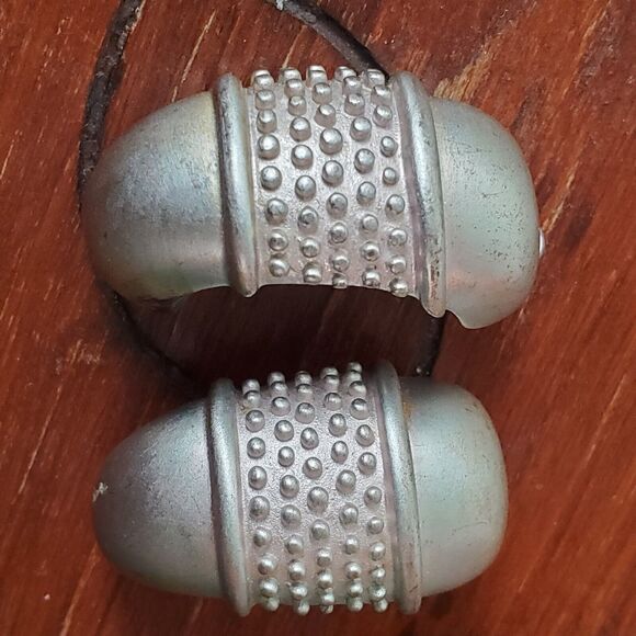 VTG Signed LIZ CLAIBORNE Large BRUTALIST MATTE SILVER DOME DROP EARRINGS post - Picture 1 of 14